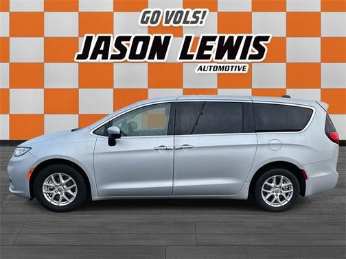 2023 Chrysler Pacifica Touring-L