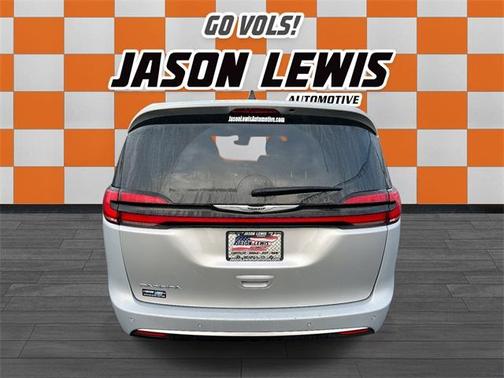 2023 Chrysler Pacifica Touring-L