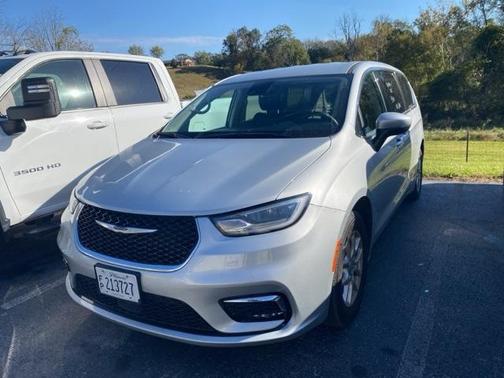 2023 Chrysler Pacifica Touring-L