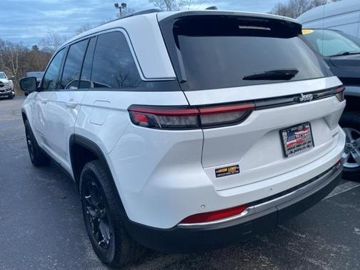 2024 Jeep Grand Cherokee Laredo