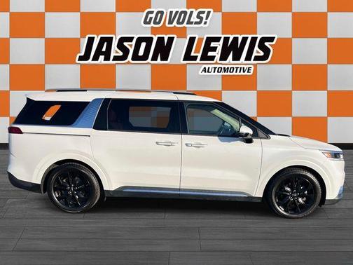 Snow White Pearl 2022 Kia Carnival SX