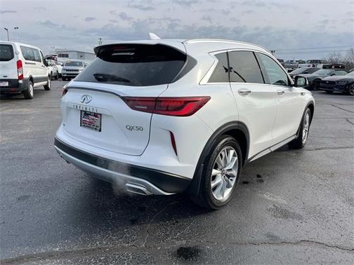 2022 INFINITI QX50 Luxe