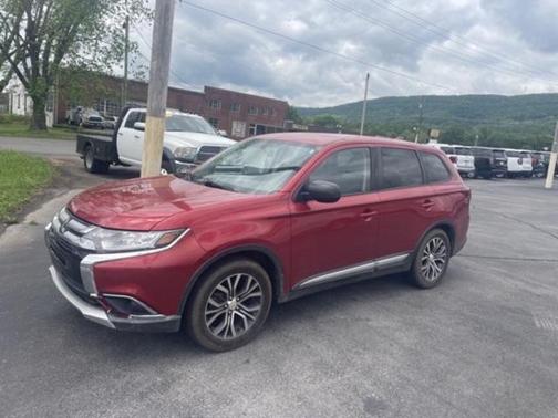 2018 Mitsubishi Outlander ES