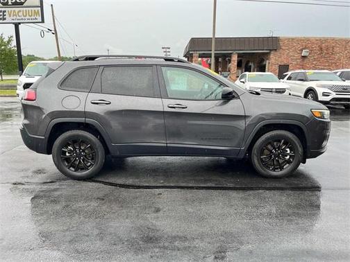 2023 Jeep Cherokee Altitude Lux