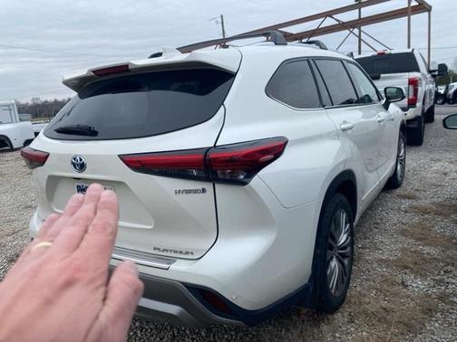 2021 Toyota Highlander Hybrid Platinum