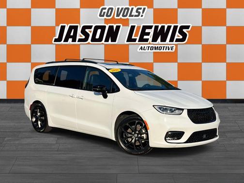 Bright White Clearcoat 2026 Chrysler Pacifica Limited