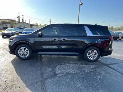 2023 Kia Carnival LX
