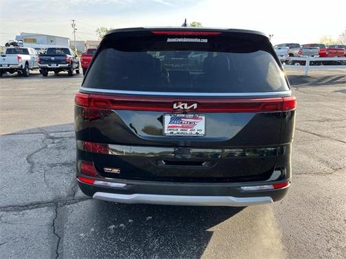 2023 Kia Carnival LX