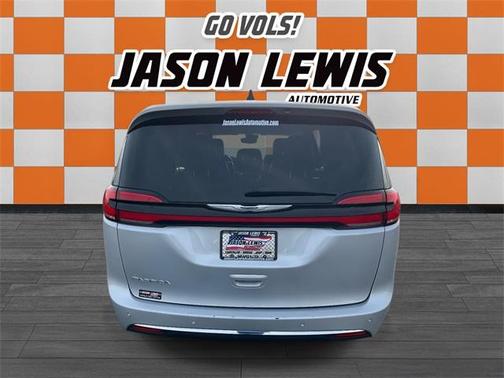 2023 Chrysler Pacifica Touring-L