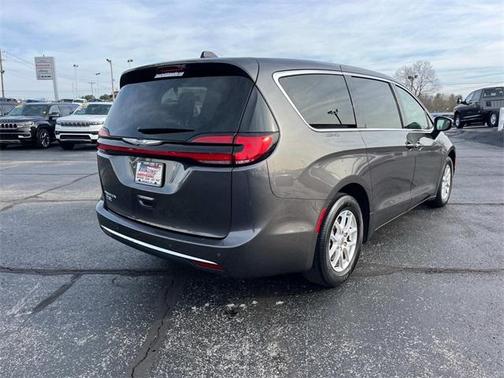 2023 Chrysler Pacifica Touring-L