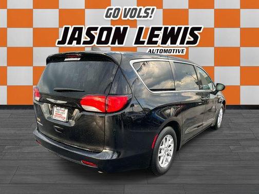 2024 Chrysler Voyager LX