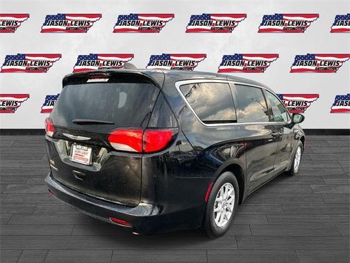 2024 Chrysler Voyager LX