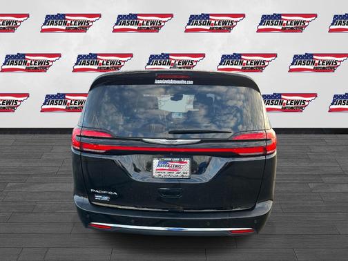 2024 Chrysler Pacifica Touring-L
