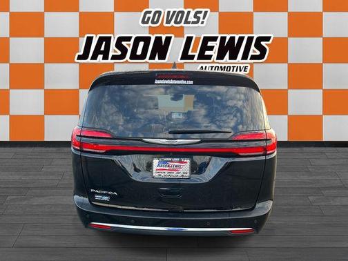 2024 Chrysler Pacifica Touring-L