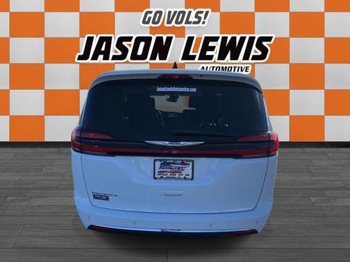 2024 Chrysler Pacifica Touring-L