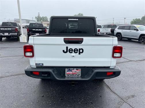 2023 Jeep Gladiator Sport