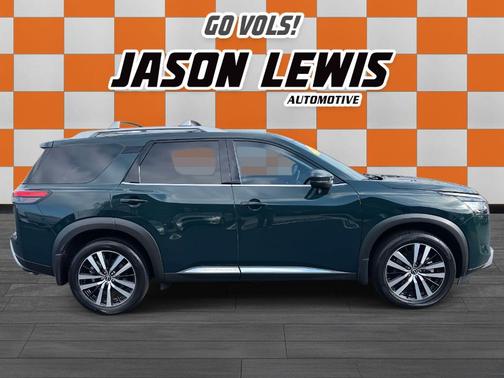 2023 Nissan Pathfinder Platinum