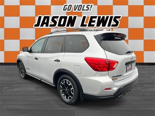 2020 Nissan Pathfinder SL