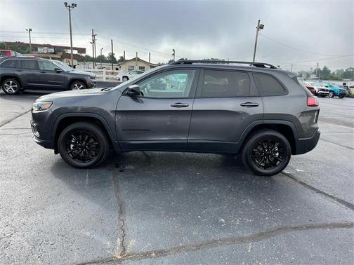 2023 Jeep Cherokee Altitude Lux