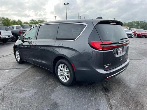 2023 Chrysler Pacifica Touring-L