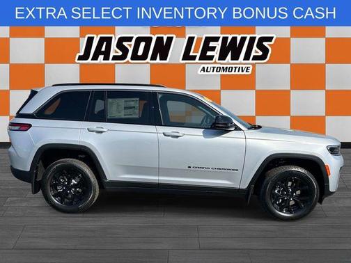 Silver Zynith 2026 Jeep Grand Cherokee Laredo