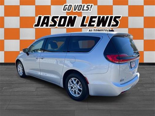 2024 Chrysler Pacifica Touring-L