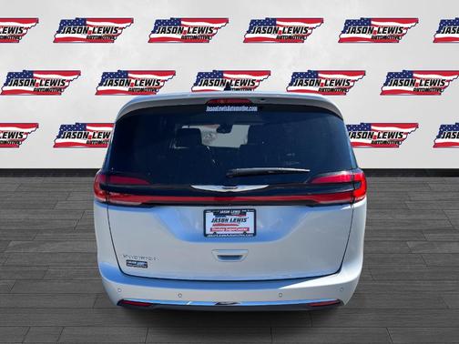 2024 Chrysler Pacifica Touring-L