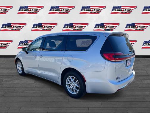 2024 Chrysler Pacifica Touring-L