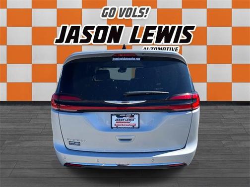 2024 Chrysler Pacifica Touring-L