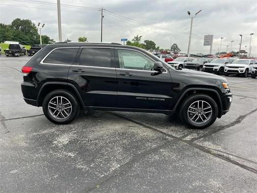 2019 Jeep Grand Cherokee Laredo E