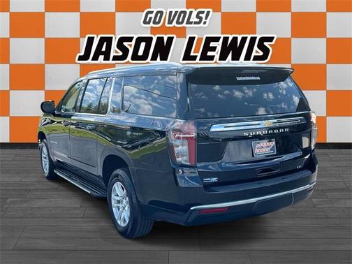 2023 Chevrolet Suburban LT