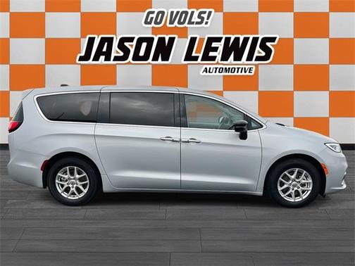 2024 Chrysler Pacifica Touring-L