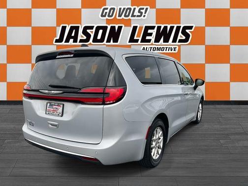 2024 Chrysler Pacifica Touring-L