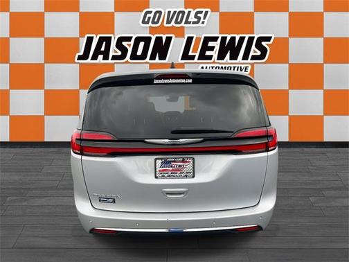 2024 Chrysler Pacifica Touring-L