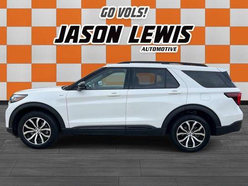 Star White 2025 Ford Explorer ST-Line