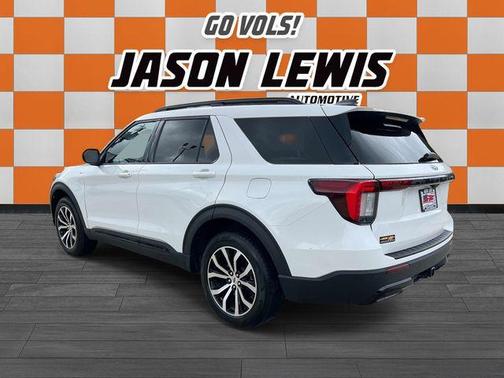 Star White 2025 Ford Explorer ST-Line