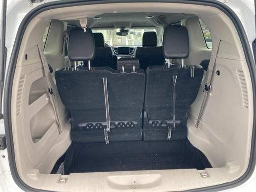 2023 Chrysler Pacifica Touring-L