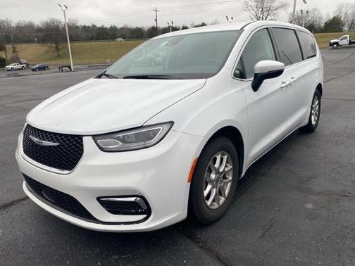 2023 Chrysler Pacifica Touring-L
