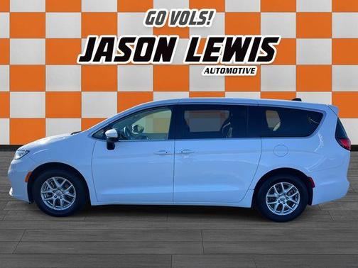 2023 Chrysler Pacifica Touring-L