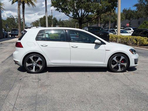 2017 Volkswagen Golf GTI 2.0T S 4-Door