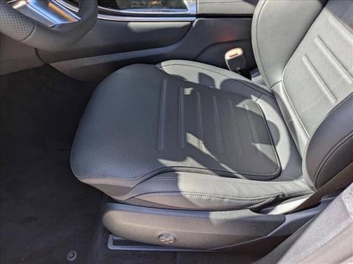 2026 Mercedes-Benz GLC 300 Base