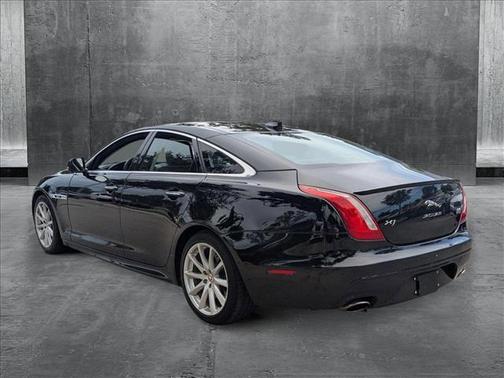 2016 Jaguar XJ XJ R-Sport