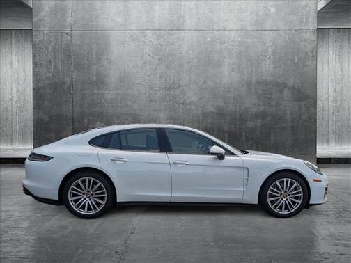 2023 Porsche Panamera Platinum Edition