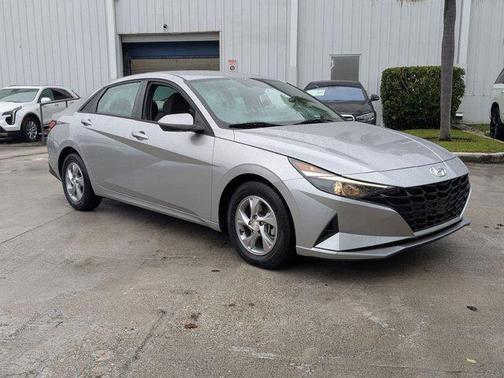 2021 Hyundai ELANTRA SE