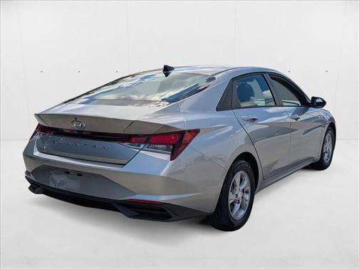 2021 Hyundai ELANTRA SE