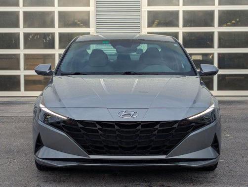 2021 Hyundai ELANTRA SE