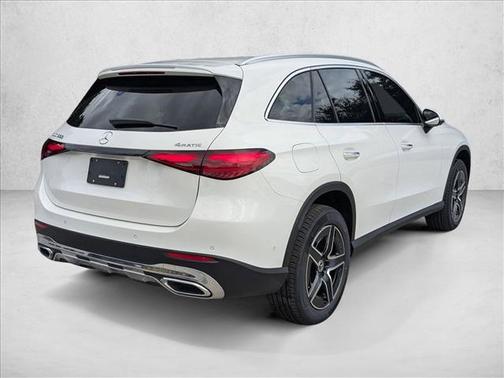 2026 Mercedes-Benz GLC 300 4MATIC