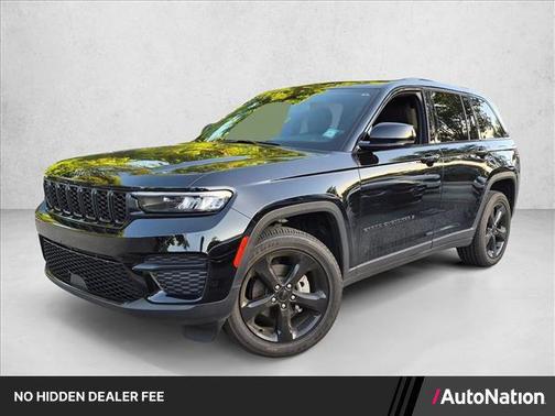 Diamond Black Crystal Pearlcoat 2023 Jeep Grand Cherokee Altitude