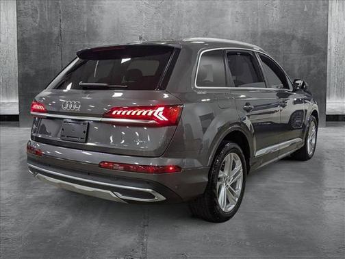 2021 Audi Q7 45 Premium Plus