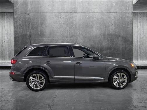 2021 Audi Q7 45 Premium Plus